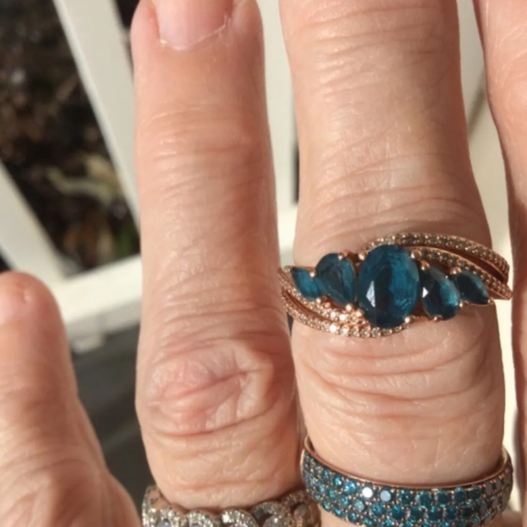 10k Rose Gold Diamond & Blue Topaz Ring - Picture 5 of 10